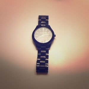 MICHAEL KORS BLACK WATCH RUNWAY